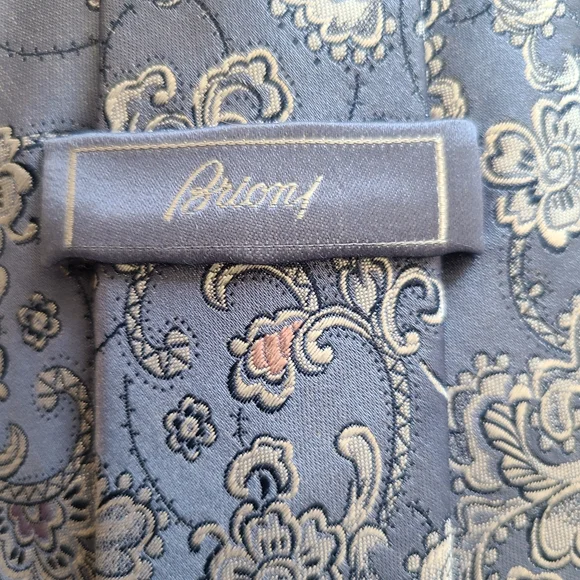 Brioni Silk Jacquard Floral Motif Tie